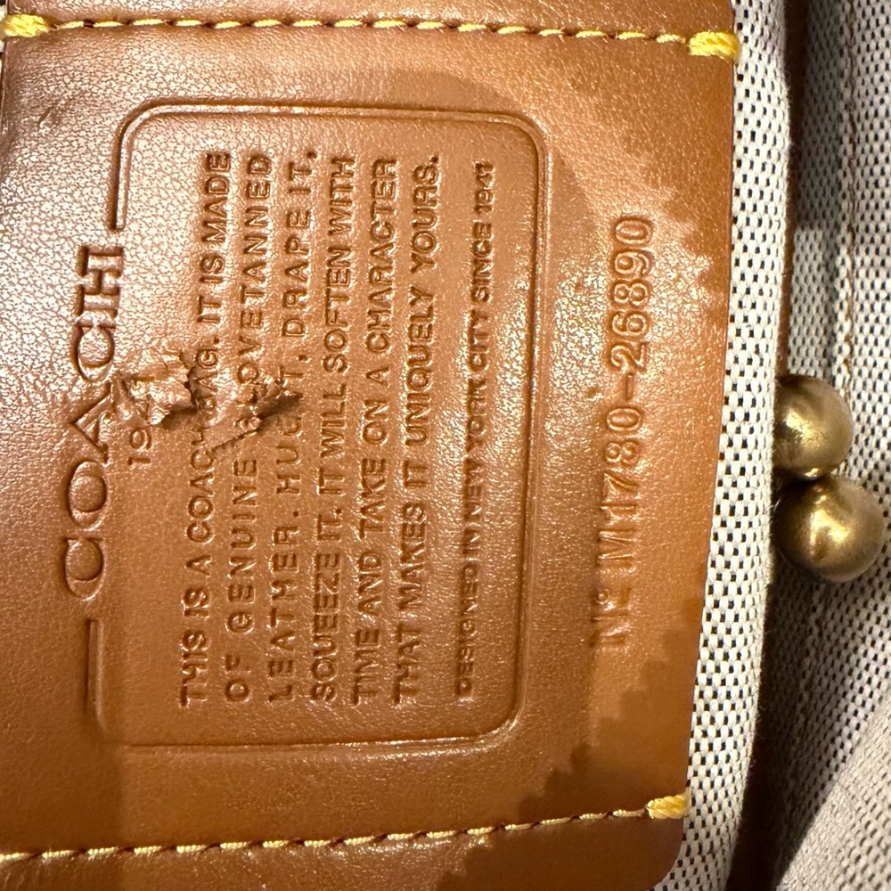 Coach 1941 Rogue 31 With Tea Rose Rivets Peony - Picture 4 of 15